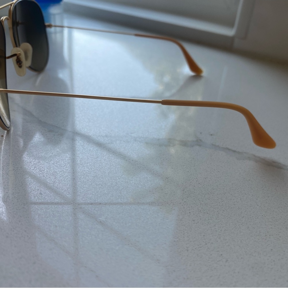 Ray-Ban Aviators - Picture 3 of 8